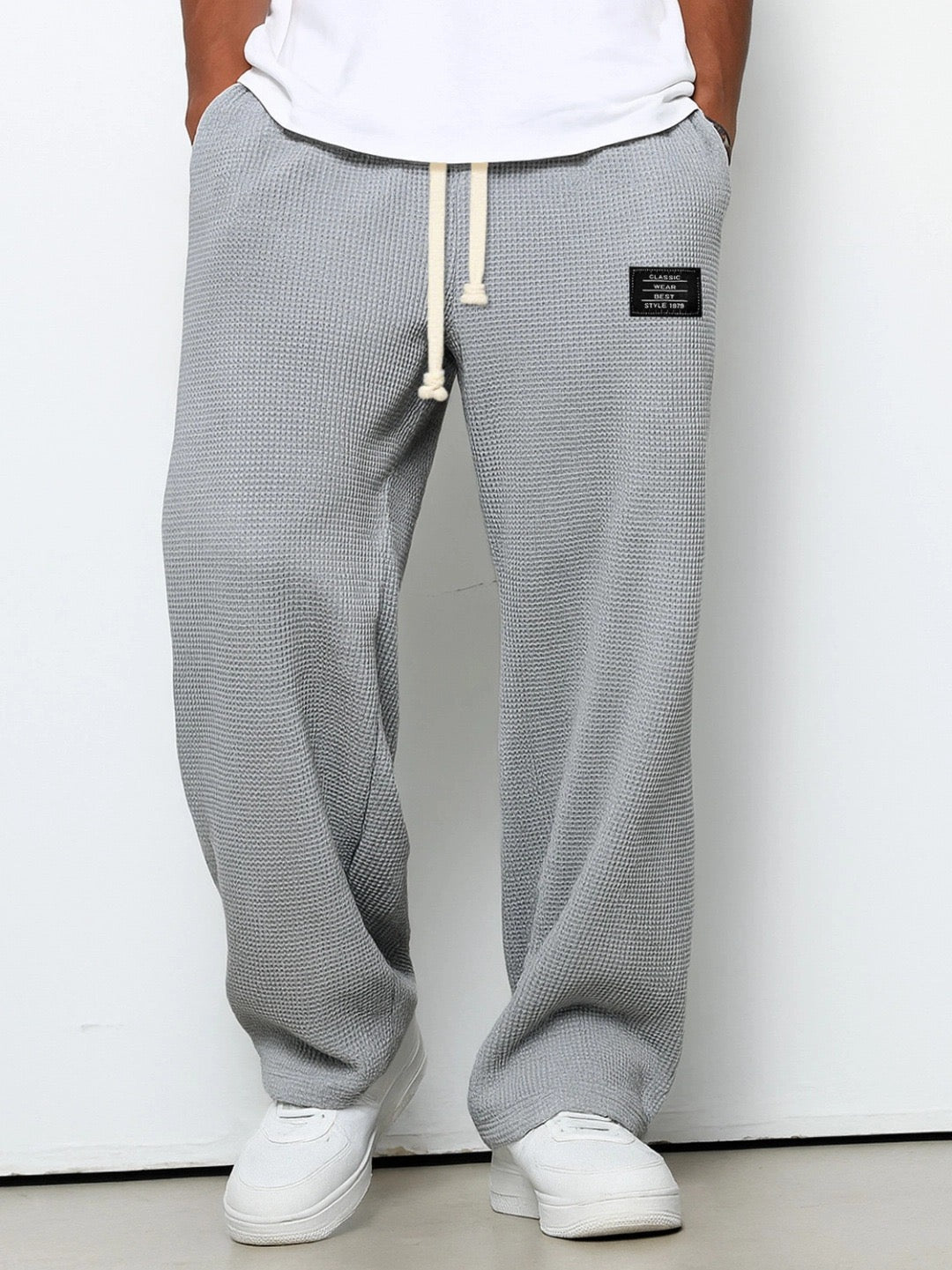 Men's woven trousers with elasticated drawcord waist