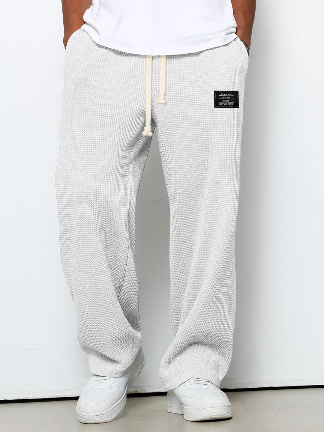 Men's woven trousers with elasticated drawcord waist