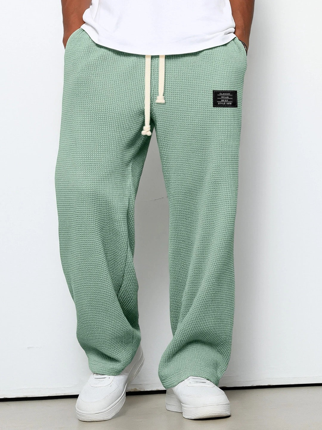 Men's woven trousers with elasticated drawcord waist